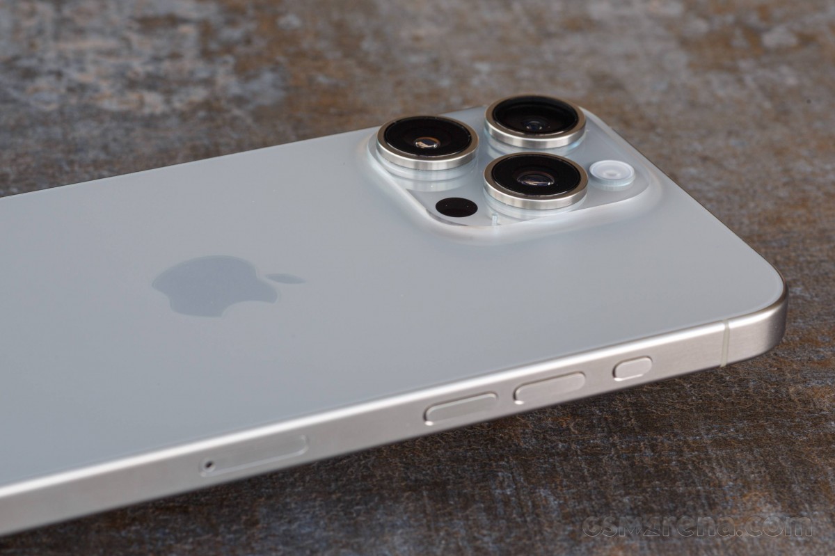 Apple iPhone 17 Now Available in PH Stores, Sparks Pricing vs. Specs Debate